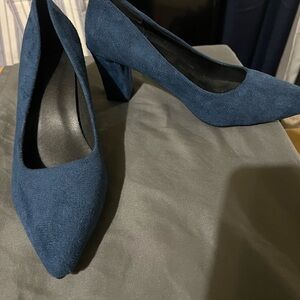 SHEIN Blue Block Heel Pumps